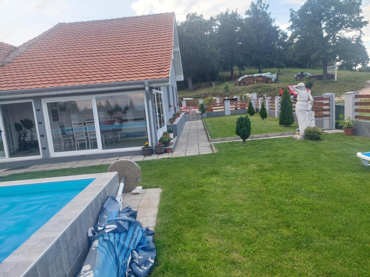 Vila Boba Bor Zlot Luaran gambar